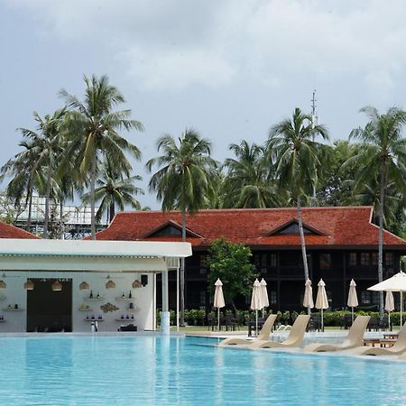 เพอลังอิ บีช รีสอร์ต แอนด์ สปา ลังกาวี Hotel Langkawi ภายนอก รูปภาพ The swimming pool at the resort