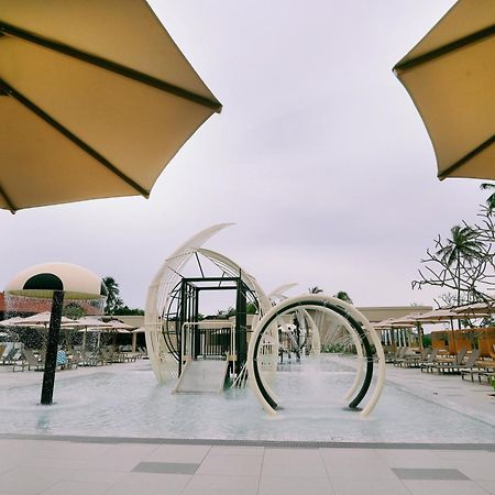 เพอลังอิ บีช รีสอร์ต แอนด์ สปา ลังกาวี Hotel Langkawi ภายนอก รูปภาพ The pool at the resort