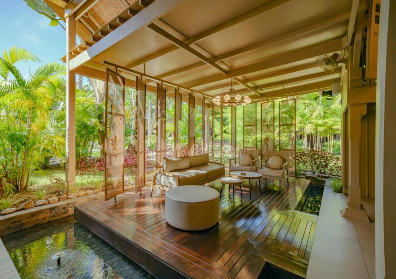 เพอลังอิ บีช รีสอร์ต แอนด์ สปา ลังกาวี Hotel Langkawi ภายนอก รูปภาพ The interior of the hotel
